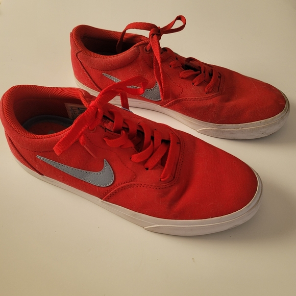 Nike SB Charge Sneakers Mens Size 9‎ US University Red Obsidian Mist Canvas EUC - Picture 1 of 6